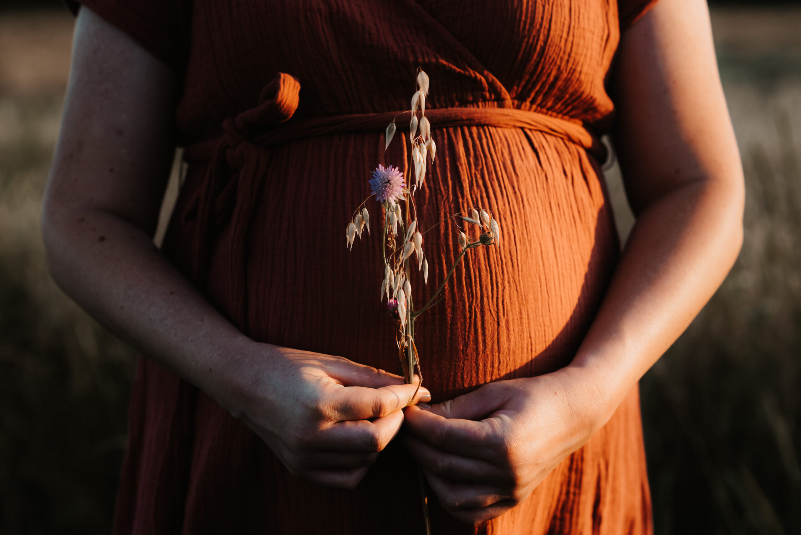 Babybauchshooting Beste Fotografin Nina Mellinghoff Fotografie sunsetshooting Babybauch